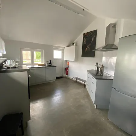 Spacious In With Jacuzzi, Cleaning Included