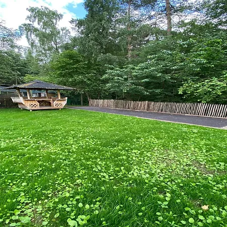 Spacious In With Jacuzzi, Cleaning Included Chalet