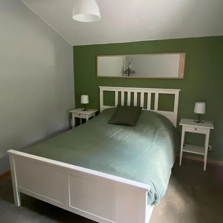 Spacious In With Jacuzzi, Cleaning Included *